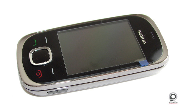 Nokia 7230 Side